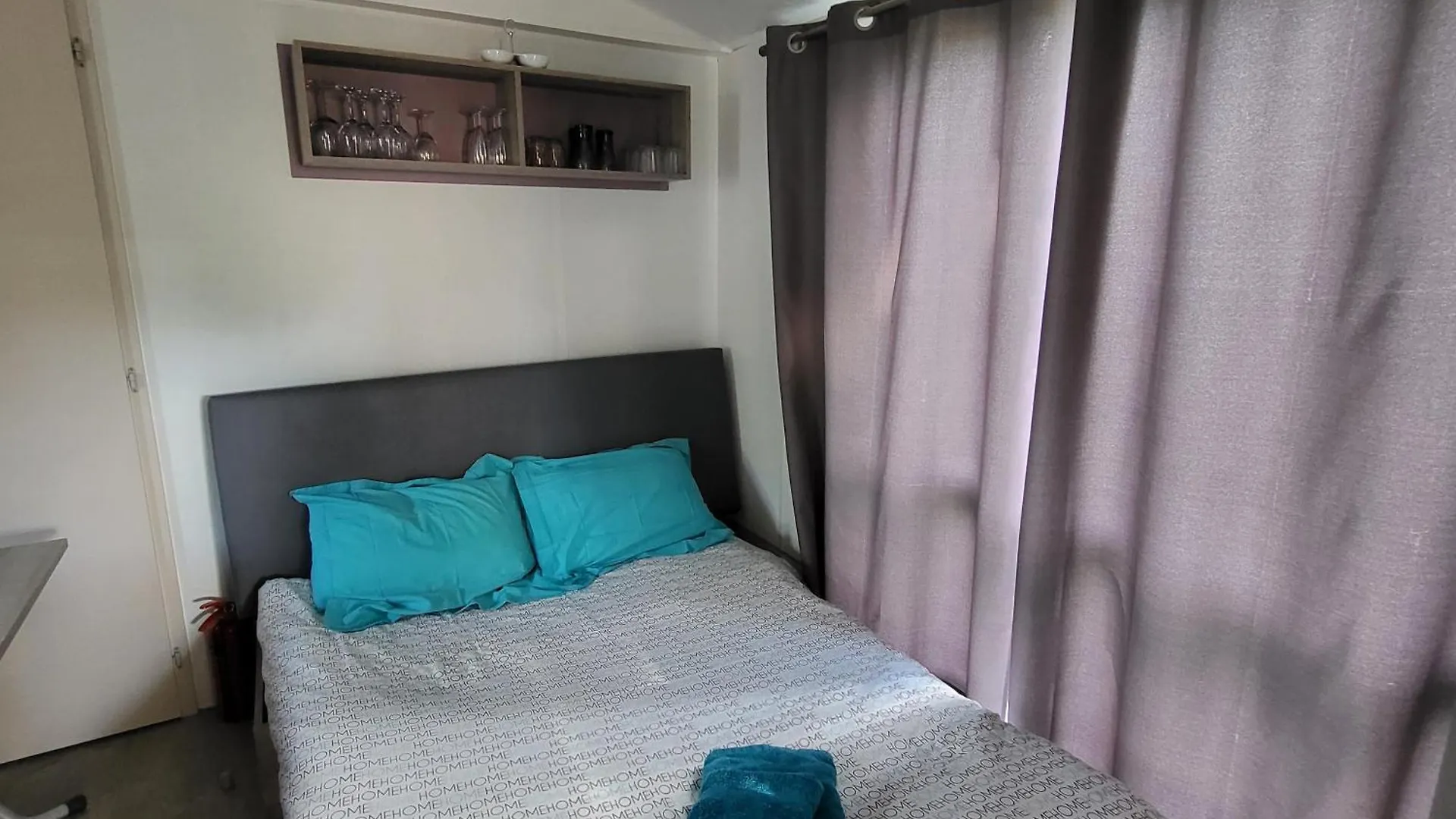 Campsite Mobil-Home Confortable Et Bien Equipe Avec Piscines Et La Plage A Pied Fouesnant