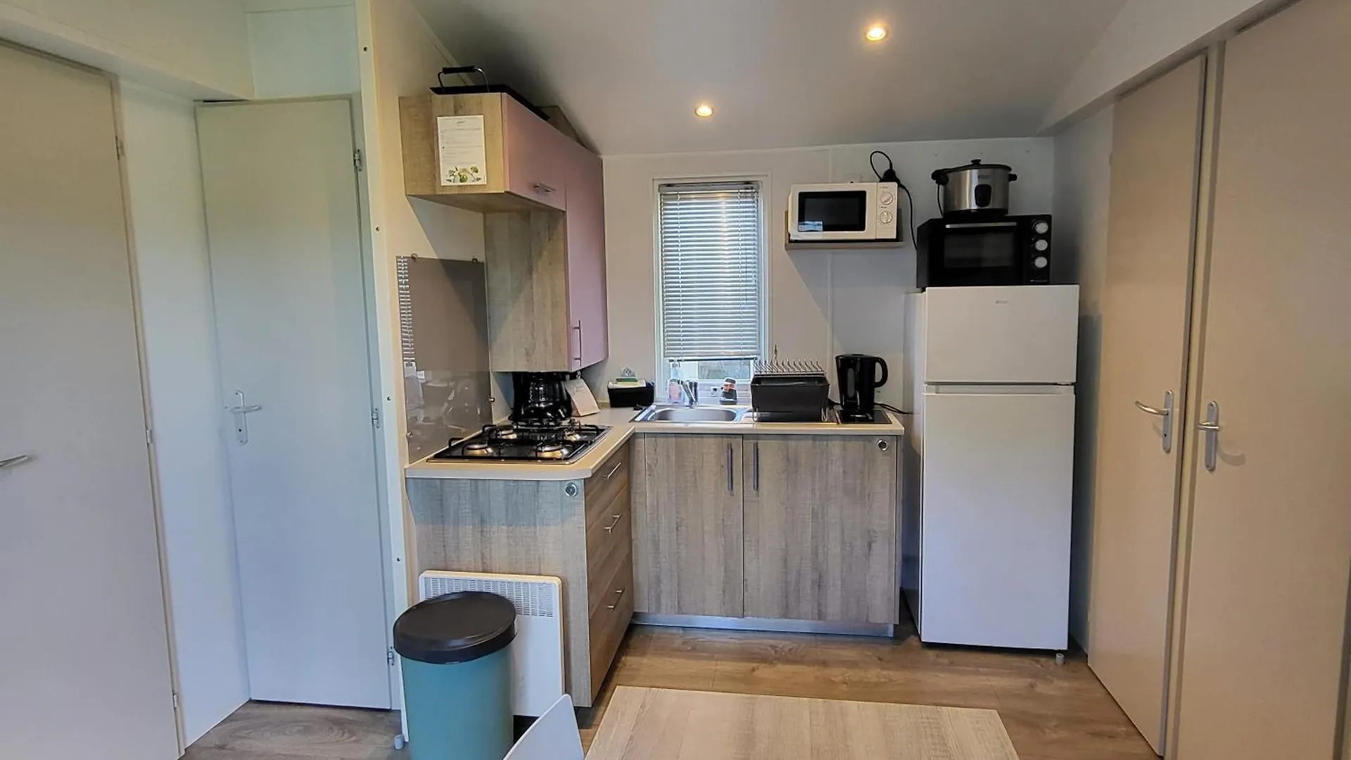 Campsite Mobil-Home Confortable Et Bien Equipe Avec Piscines Et La Plage A Pied Fouesnant